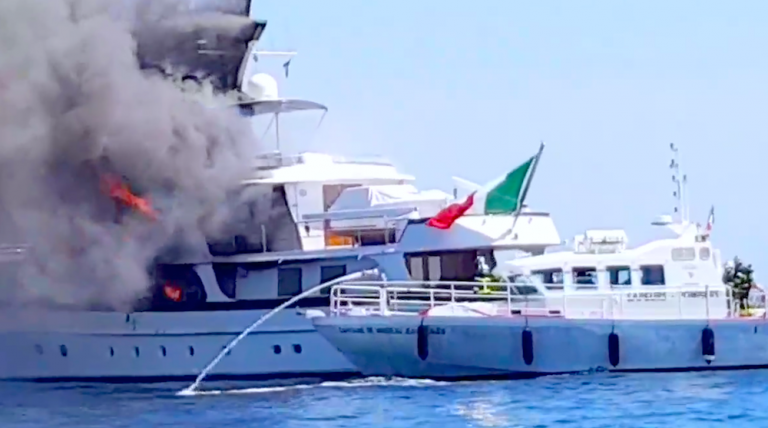 Italian yacht on fire off Nice