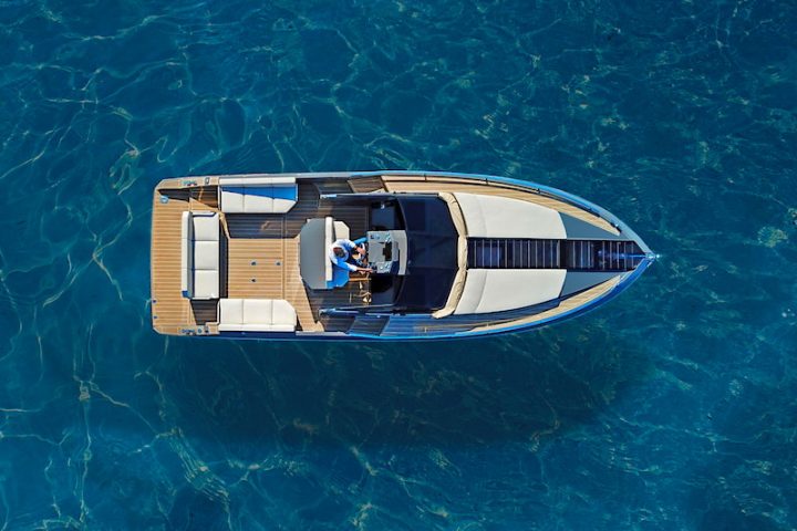 Rio Yachts Espera 34 . In Saint-Tropez, the test of a star | Yachting News