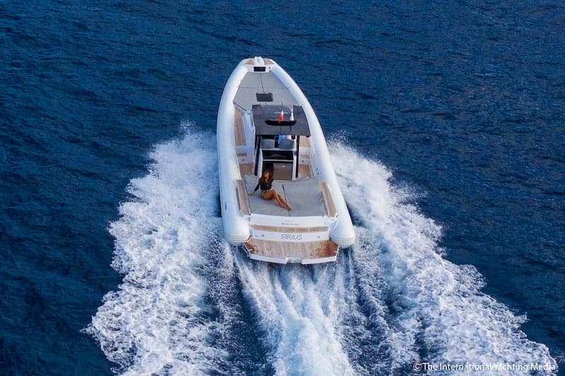 Magazzù MX - 11 Coupé : 100 miles on board a myth | Yachting News