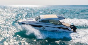 Flipper 900 ST: um pequeno barco de cruzeiro com qualidades extraordinárias