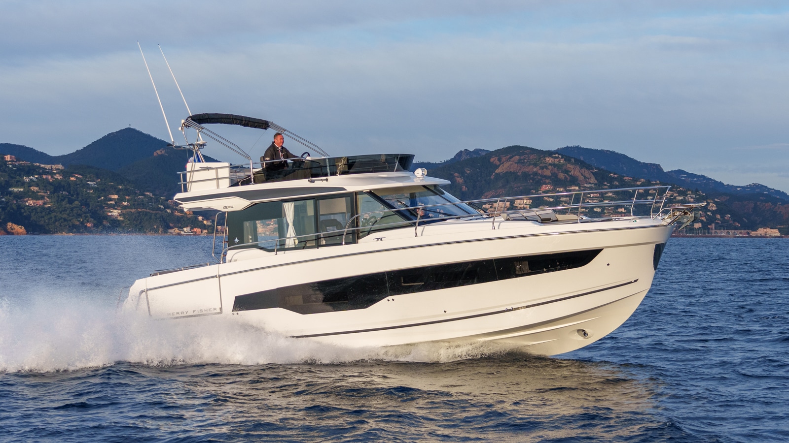 https://www.yachtingnews.com/wp-content/uploads/2023/05/Merry-Fisher-1295-Fly.jpg