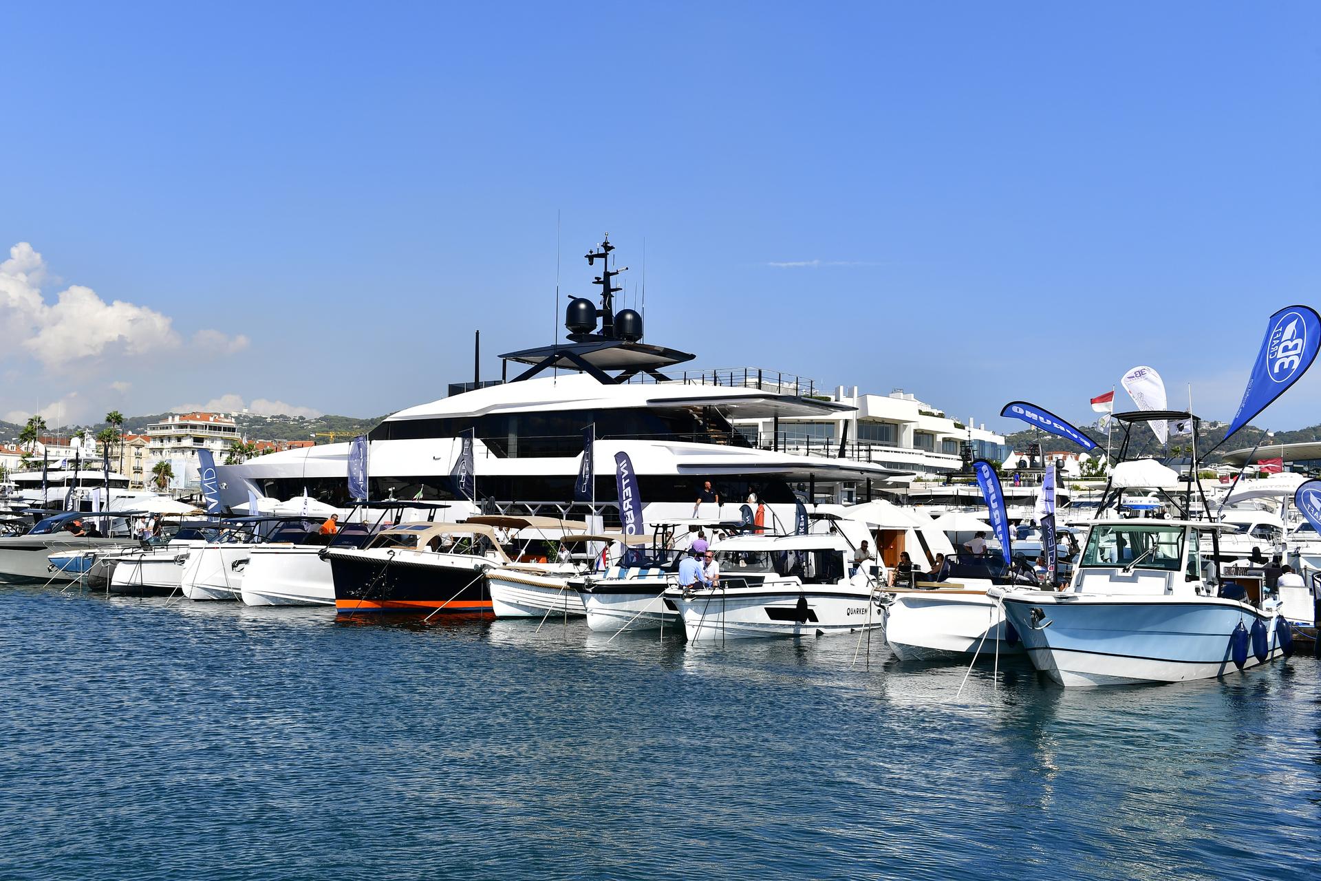 vieux port cannes 2024