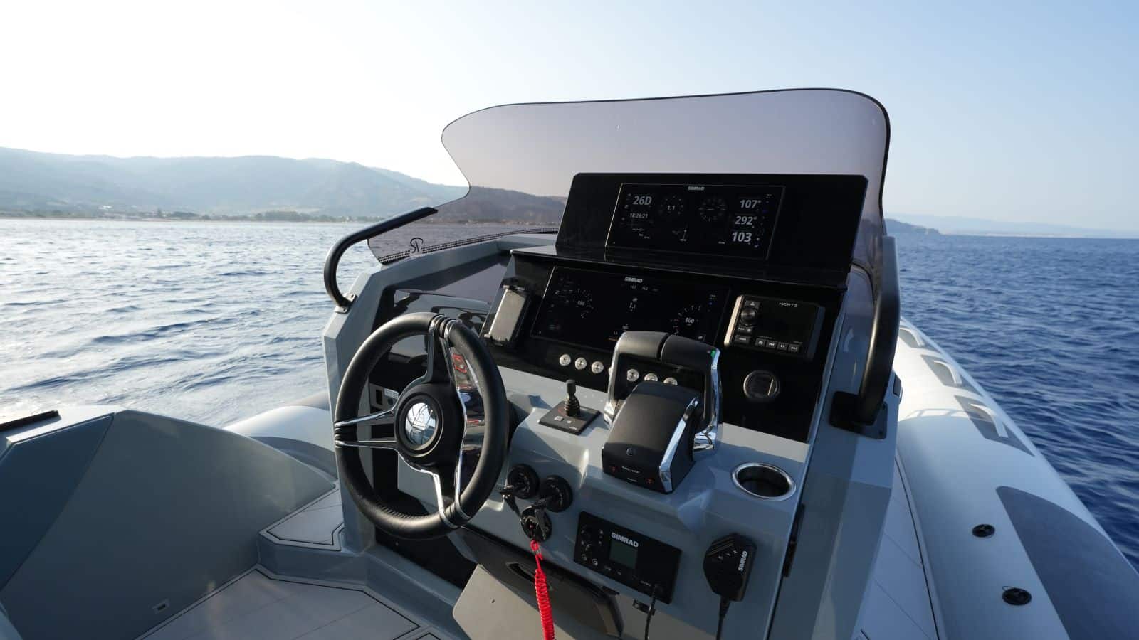 ranieri cayman 33.0 executive helm station