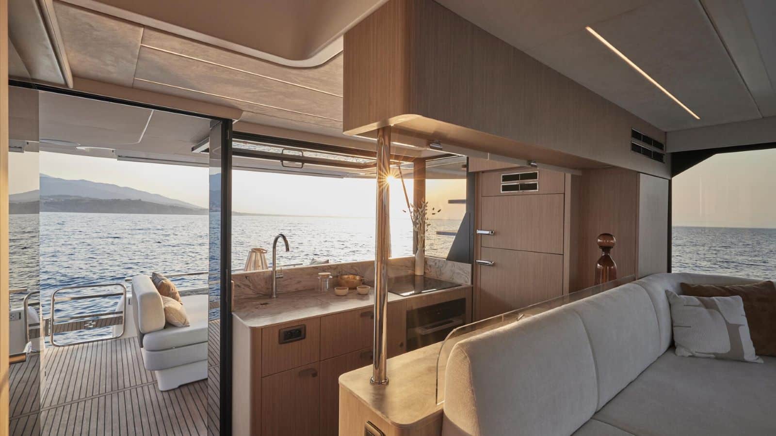 prestige f-line 5.7 galley