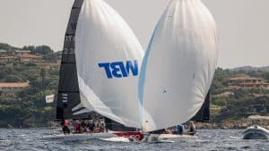 Innovative Segel-Weltmeisterschaft: Englische Crew triumphiert