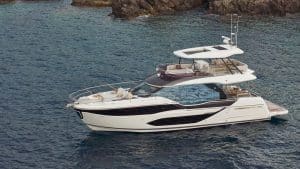 Prestige F5.7, die perfekte Familienyacht: geräumig, leistungsstark, traumhaft