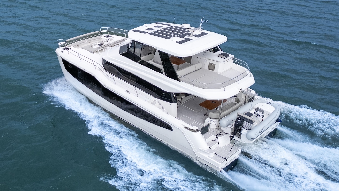 Aquila 50 Yacht läuft