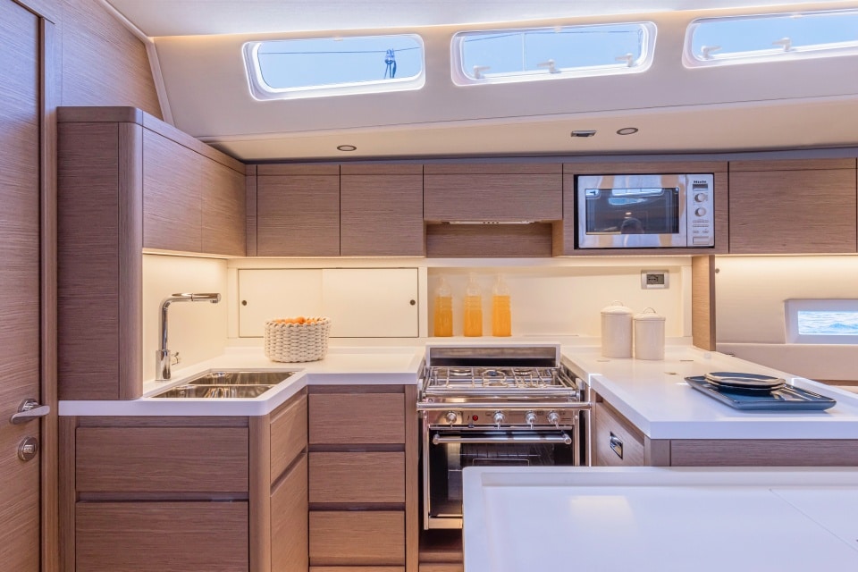 grand soleil 52 performance galley