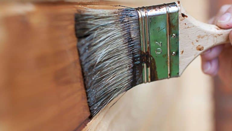 varnishing wooden hulls