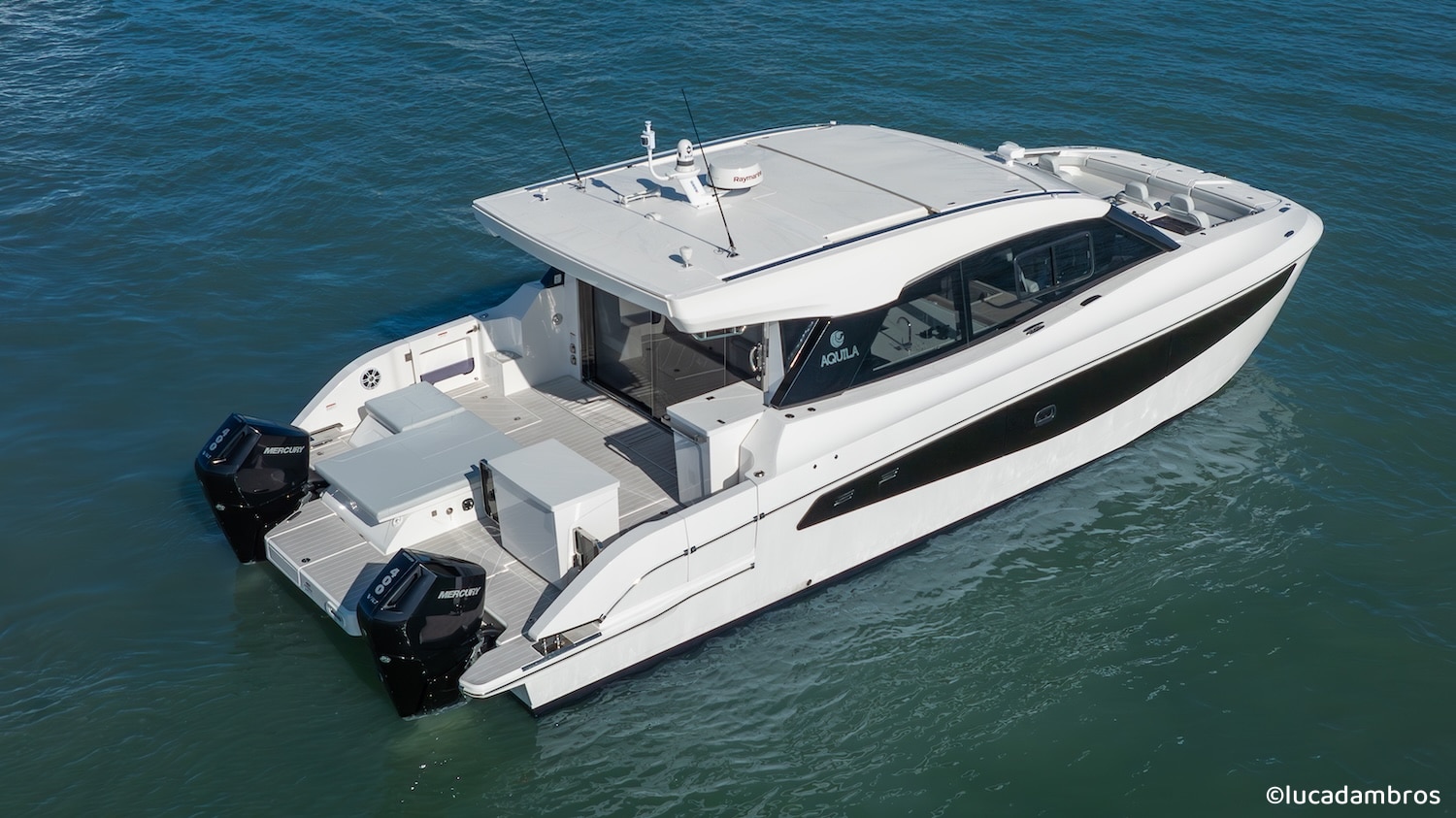 Aquila 42 Coupe todavía