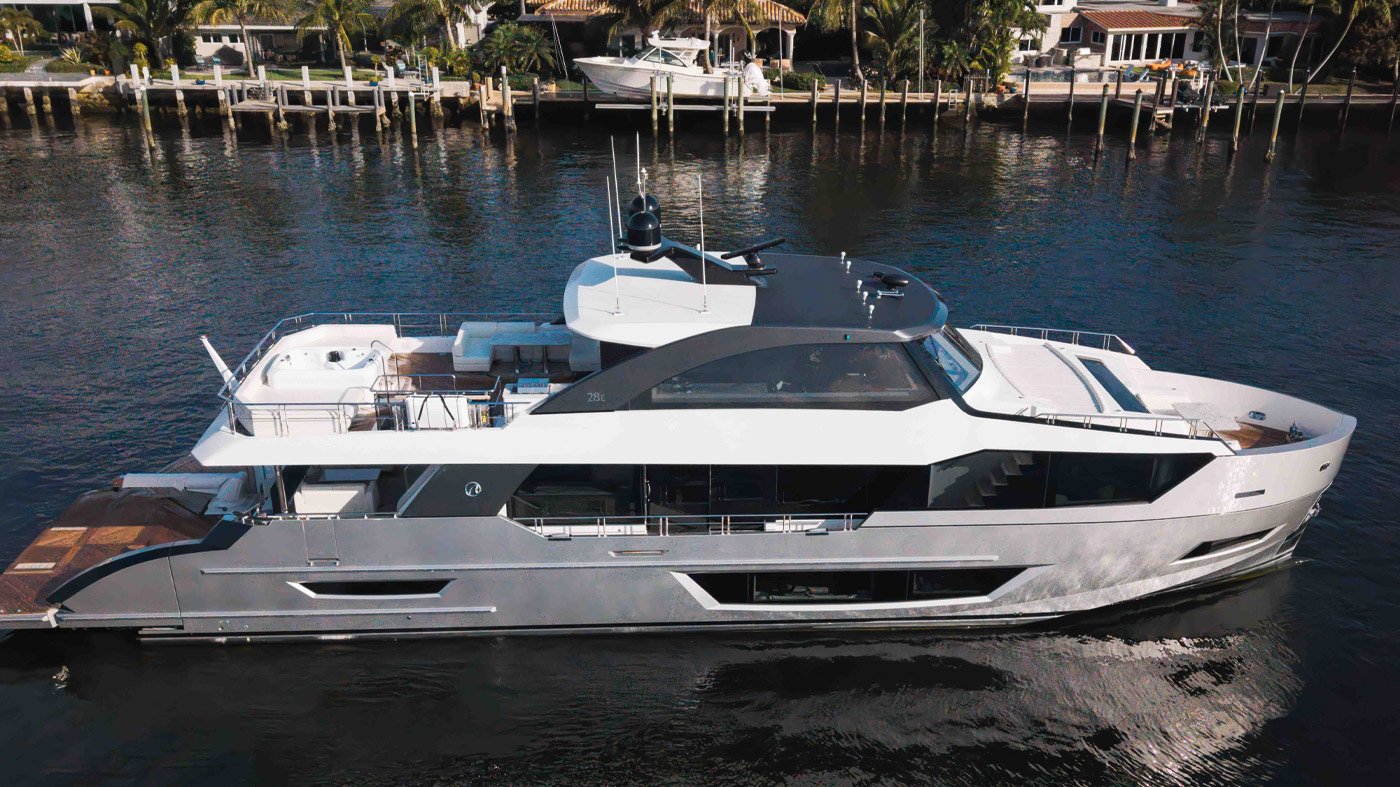 ocean-alexander-28e-side-view ocean-alexander-28e-side-view