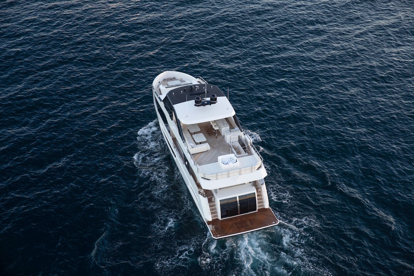 Vista do drone do Ocean Alexander 27R Vista do drone do Ocean Alexander 27R