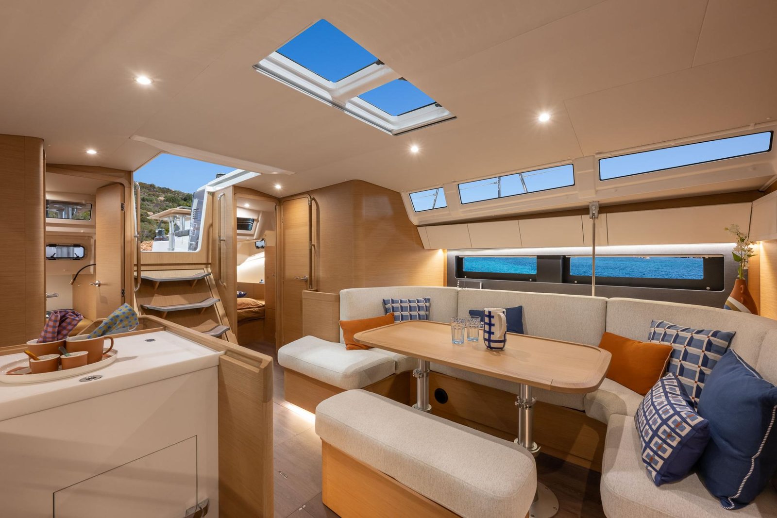 jeanneau sun odyssey 455 dinette