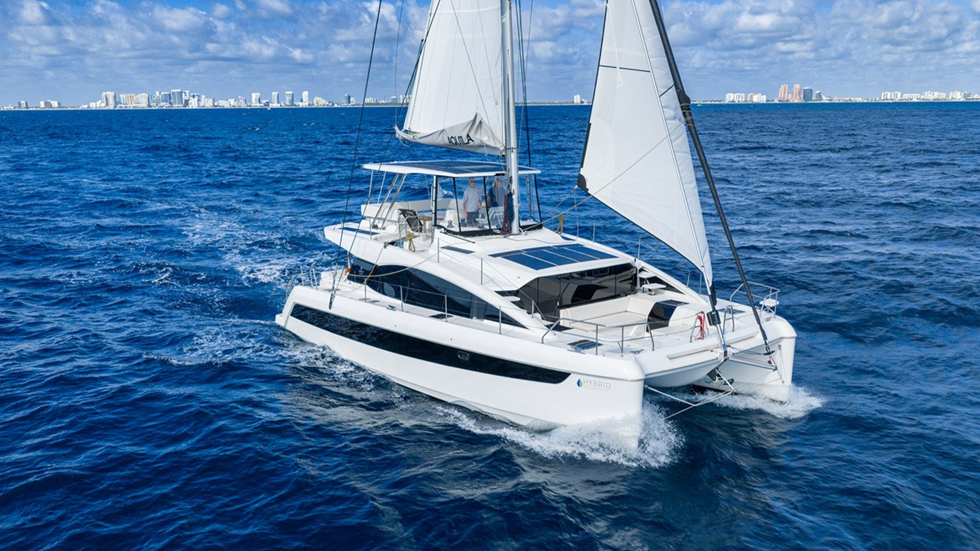 Catamaranes Aquila