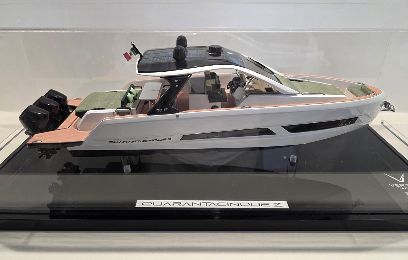 Vertex Yachts, maquette Z